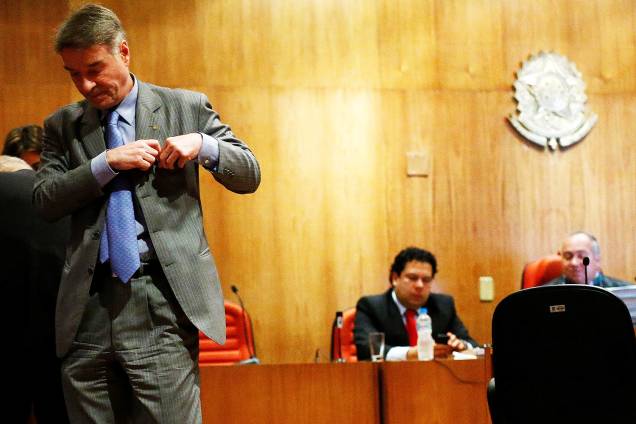 Eike Batista durante julgamento no Rio de Janeiro - 18/11/2014 Eike Batista durante julgamento no Rio de Janeiro - 18/11/2014