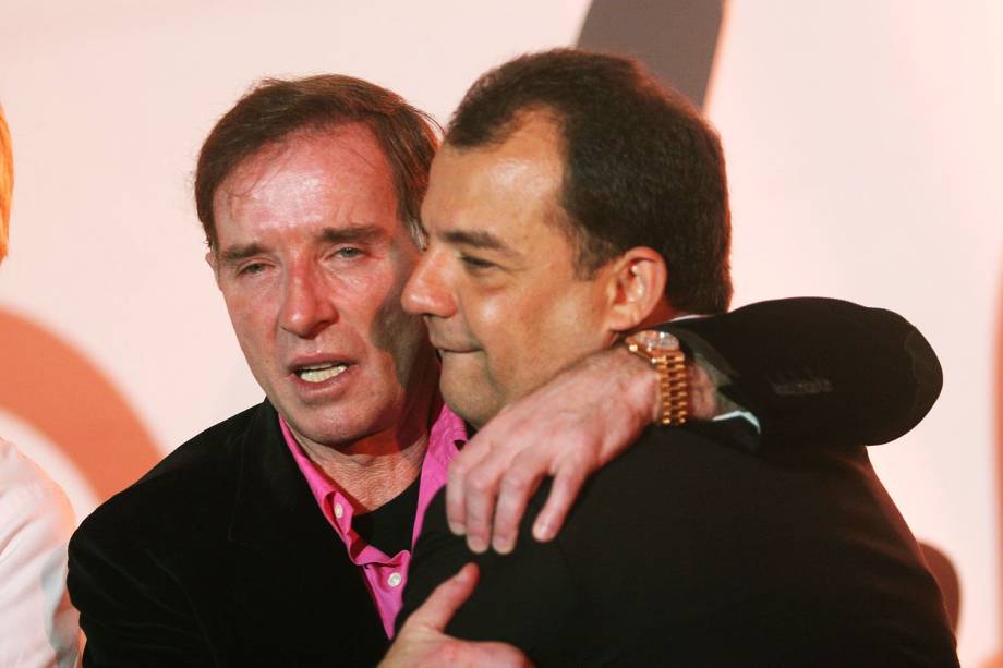 O empresário Eike Batista recebe cumprimentos do governador Sérgio Cabral Filho O empresário Eike Batista recebe cumprimentos do governador Sérgio Cabral Filho