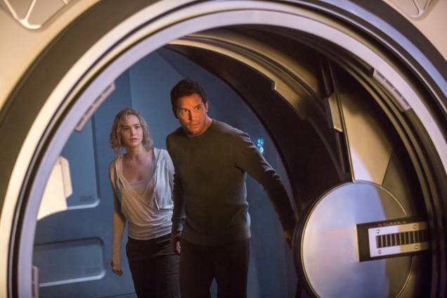 Jim Preston (Chris Pratt) e Aurora (Jennifer Lawrence) encaram a solidão de uma nave espacial em 'Passageiros' Jim Preston (Chris Pratt) e Aurora (Jennifer Lawrence) encaram a solidão de uma nave espacial em 'Passageiros'