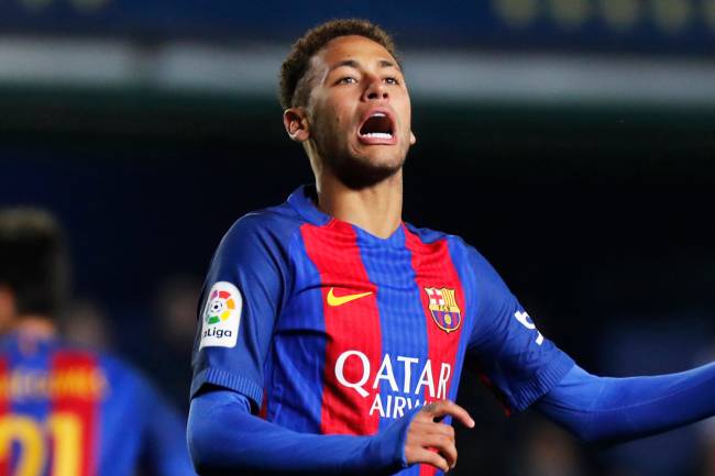 O jogador do Barcelona, Neymar O atcante Neymar, do Barcelona, reage após perder gol durante partida contra o Villarreal, válida pela La Liga, realizada no Estádio El Madrigal - 08/01/2017