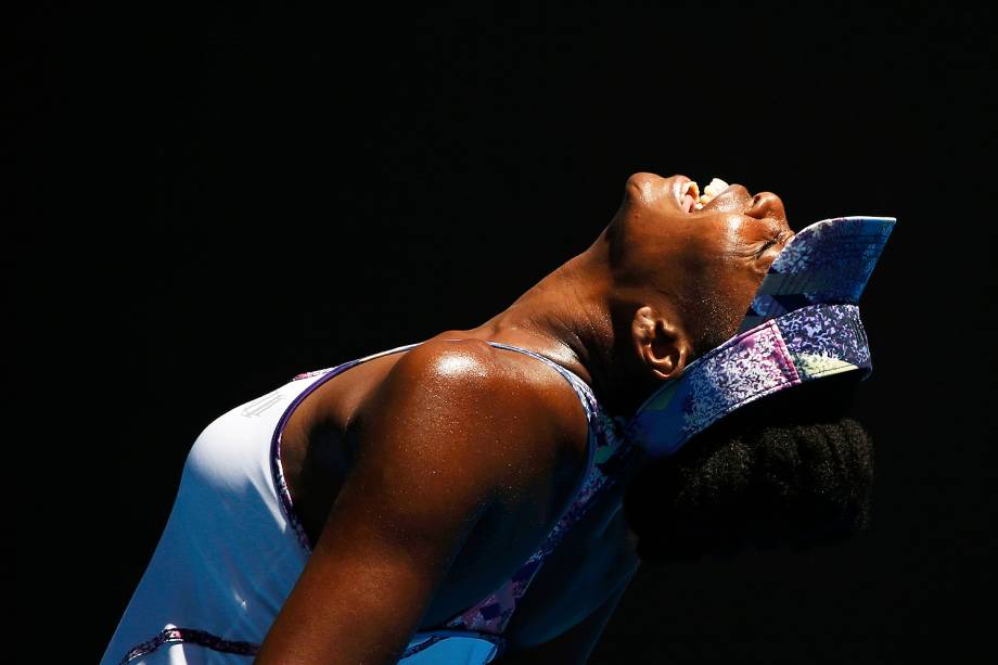 A americana Venus Williams vence a russa Anastasia Pavlyuchenkova, 25, e avança para as semifinais do Aberto da Austrália - 24/01/2017