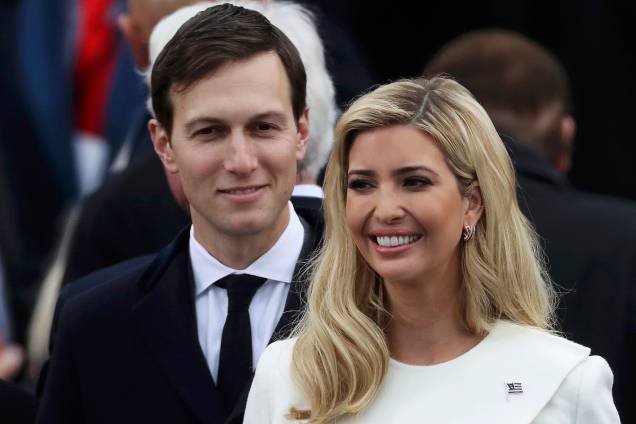 Jared Kushner e sua esposa Ivanka Trump durante a posse do presidente eleito dos Estados Unidos, Donald Trump, em Washington Jared Kushner e sua esposa Ivanka Trump durante a posse do presidente eleito dos Estados Unidos, Donald Trump, em Washington