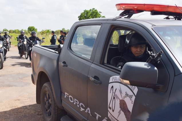 Força Tarefa chega na Penitenciária Agrícola de Monte Cristo, em Boa Vista, Roraima, para conter rebelião Força Tarefa chega na Penitenciária Agrícola de Monte Cristo, em Boa Vista, Roraima, para conter rebelião