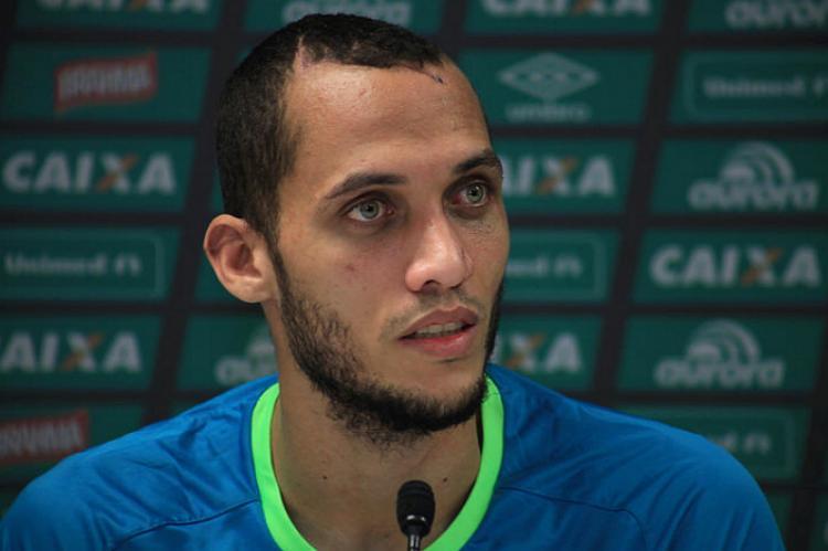 Zagueiro Neto concedeu entrevista coletiva na reapresentação da Chapecoense