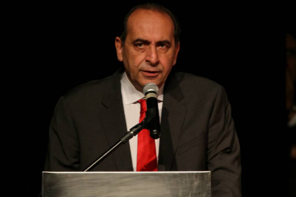 Kalil toma posse em BH e cobra ‘juízo’ de vereadores