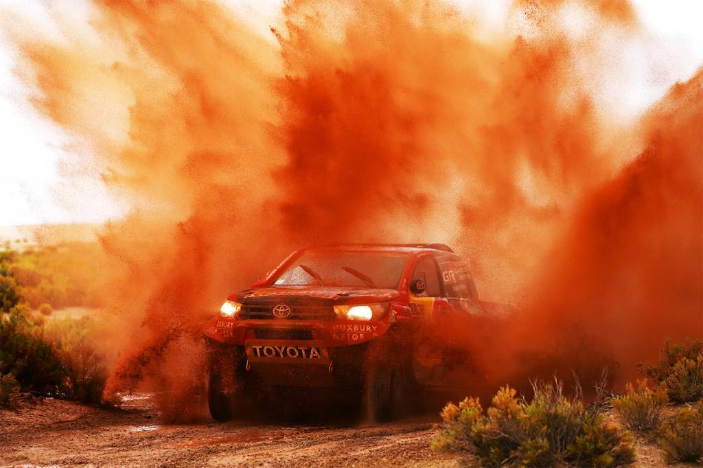 O piloto sul-africano Giniel De Villiers durante o s&eacute;timo dia do Rali Dakar 2017, entre as cidades bolivianas de La Paz e Uyuni - 09/01/2017