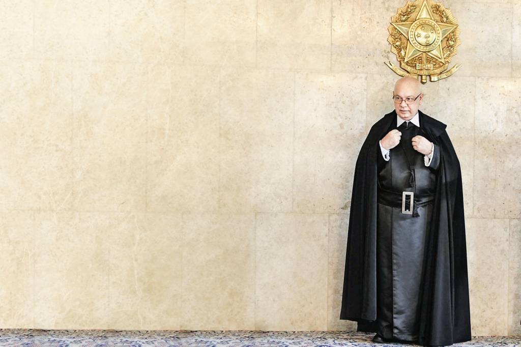 Viva a teoria política, não a conspiratória