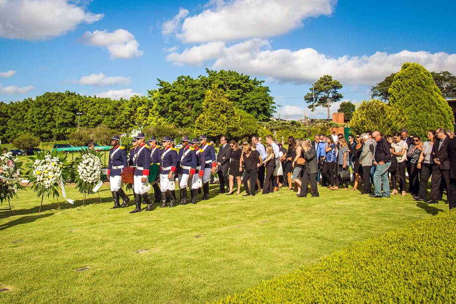 Funeral do ministro do STF Teori Zavascki, no Cemitério Jardim da Paz, em Porto Alegre