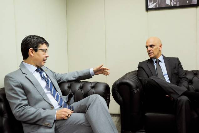 Alexandre de Moraes, indicado pelo presidente Michel Temer para ocupar o lugar de Teori Zavascki no Supremo Tribunal Federal (STF), visita o senador Randolfe Rodrigues (Rede-AP) - 09/02/2017 Alexandre de Moraes, indicado pelo presidente Michel Temer para ocupar o lugar de Teori Zavascki no Supremo Tribunal Federal (STF), visita o senador Randolfe Rodrigues (Rede-AP) - 09/02/2017