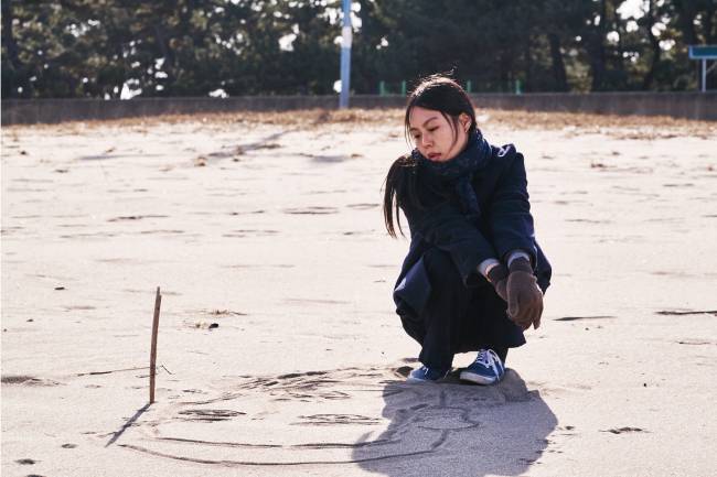 Cena do filme 'On the Beach at Night Alone', do diretor sul-coreano Hong Sangsoo