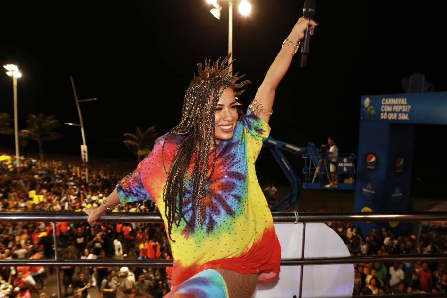 A cantora Anitta se apresenta em trio elétrico no terceiro dia do Carnaval em Salvador (BA) - 24/02/2017