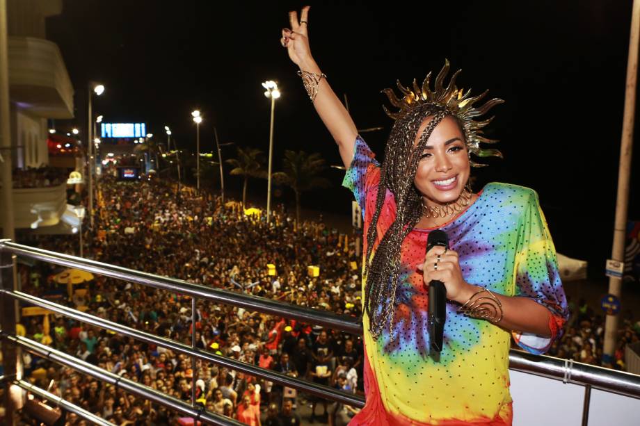 A cantora Anitta se apresenta em trio elétrico no terceiro dia do Carnaval em Salvador (BA) - 24/02/2017