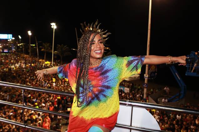 A cantora Anitta se apresenta em trio elétrico no terceiro dia do Carnaval em Salvador (BA) - 24/02/2017 A cantora Anitta se apresenta em trio elétrico no terceiro dia do Carnaval em Salvador (BA) - 24/02/2017