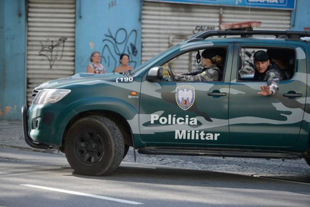 Policiais militares de férias e de folga voltam às ruas em Vitória (ES) - 11/02/2017 Policiais militares de férias e de folga voltam às ruas em Vitória (ES) - 11/02/2017