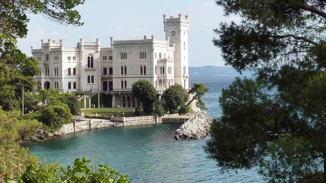 castello-di-miramare