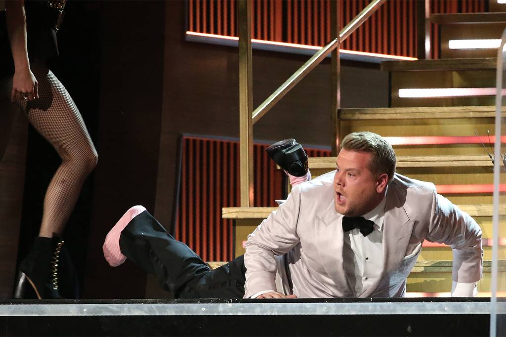 O apresentador James Corden durante a cerim&ocirc;nia da 59&ordf; edi&ccedil;&atilde;o da maior premia&ccedil;&atilde;o da m&uacute;sica no Staples Center, em Los Angeles, nos Estados Unidos - 12/02/2017