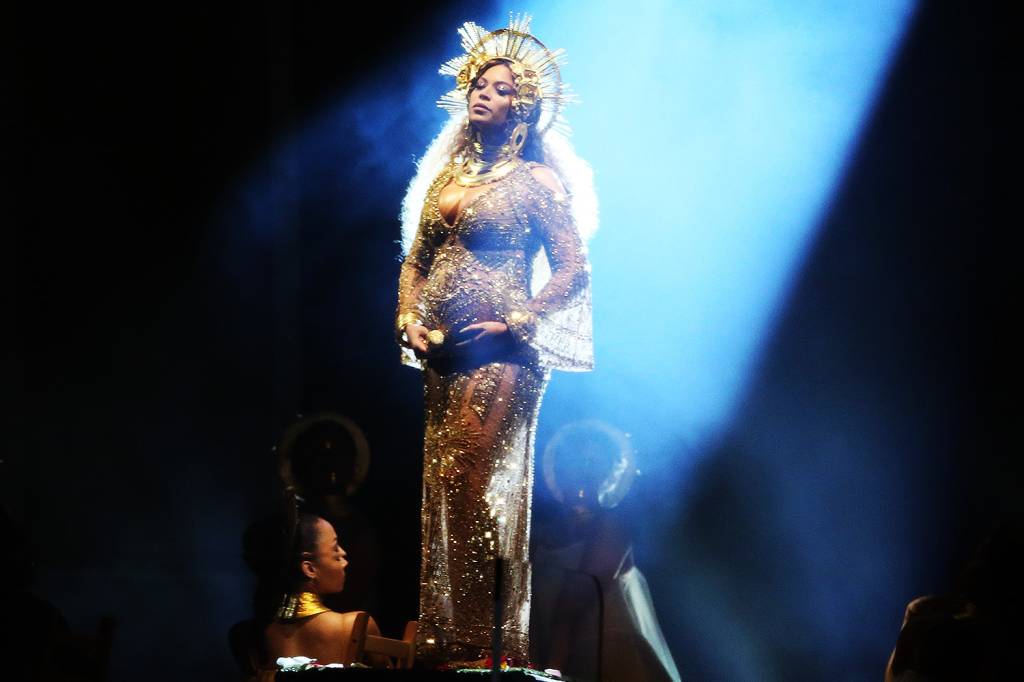 Beyonc&eacute; durante a cerim&ocirc;nia da 59&ordf; edi&ccedil;&atilde;o do Grammy no Staples Center, em Los Angeles, nos Estados Unidos - 12/02/2017