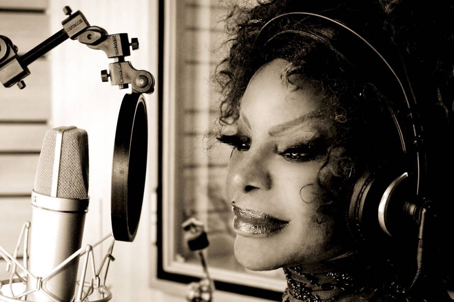 Cantora Elza Soares, durate ensaio fotográfico Cantora Elza Soares, durate ensaio fotográfico