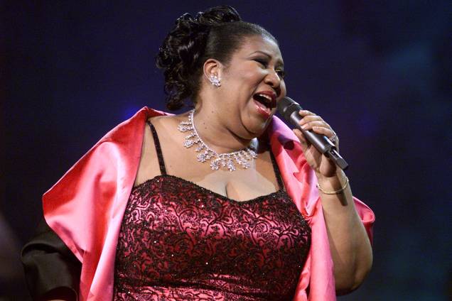 Aretha Franklin durante show em Nova York em 2001 Aretha Franklin durante show em Nova York em 2001