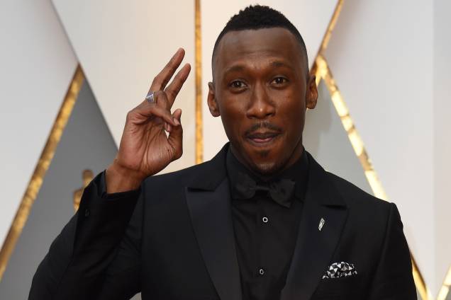 Indicado na categoria de Melhor Ator Coadjuvante em 'Moonlight: Sob a Luz do Luar' o ator Mahershala Ali chega para a cerimônia do Oscar em Hollywood - 26/02/2016 Indicado na categoria de Melhor Ator Coadjuvante em 'Moonlight: Sob a Luz do Luar' o ator Mahershala Ali chega para a cerimônia do Oscar em Hollywood - 26/02/2016