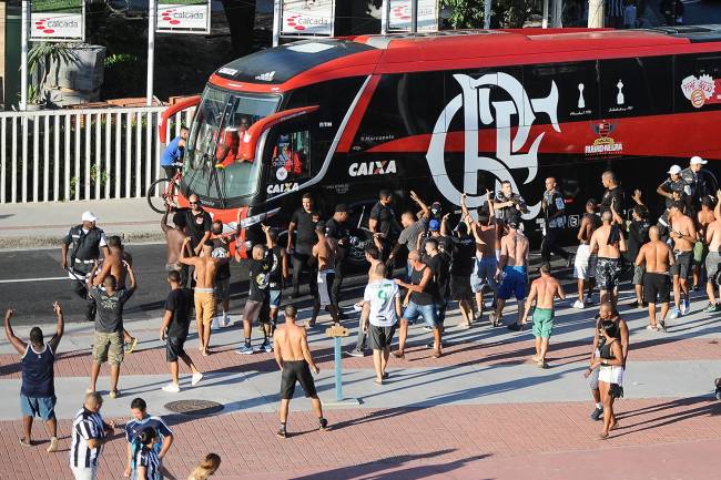 Tumulto antes da partida entre Botafogo e Flamengo, válida pelo Campeonato Carioca, no Engenhão, no Rio - 12/02/2017 Tumulto antes da partida entre Botafogo e Flamengo, válida pelo Campeonato Carioca, no Engenhão, no Rio – 12/02/2017