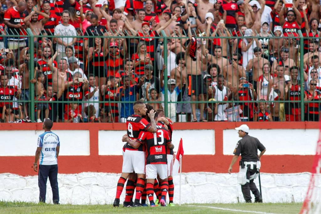 Flamengo goleia e fica perto da classificação às semifinais