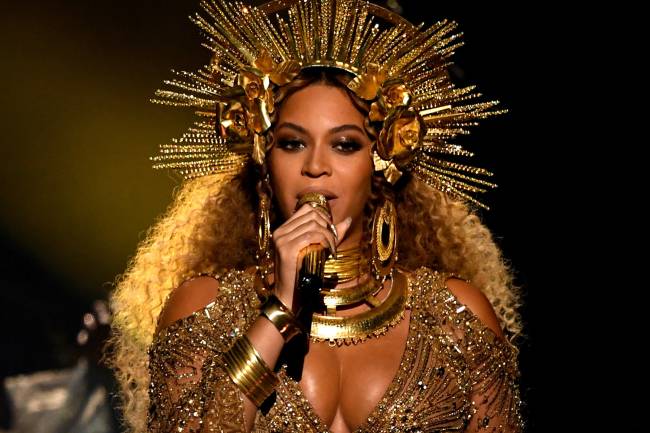 A cantora Beyoncé se apresenta grávida no Grammy 2017, em Los Angeles, nos Estados Unidos - 12/02/2017 A cantora Beyoncé se apresenta grávida no Grammy 2017, em Los Angeles, nos Estados Unidos – 12/02/2017