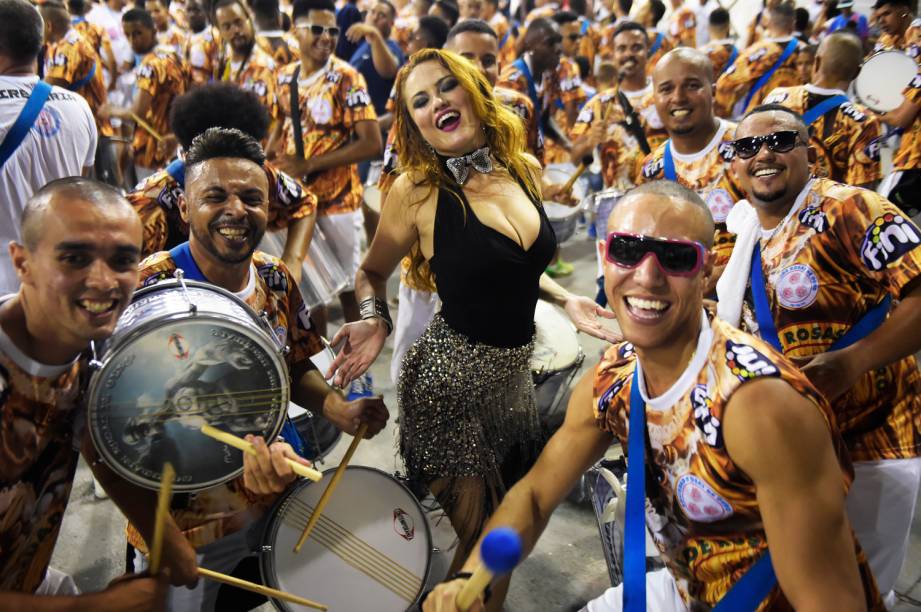 Ellen Rocche durante ensaio técnico da Rosas de Ouro para o Carnaval 2017, no Sambódromo do Anhembi, em São Paulo