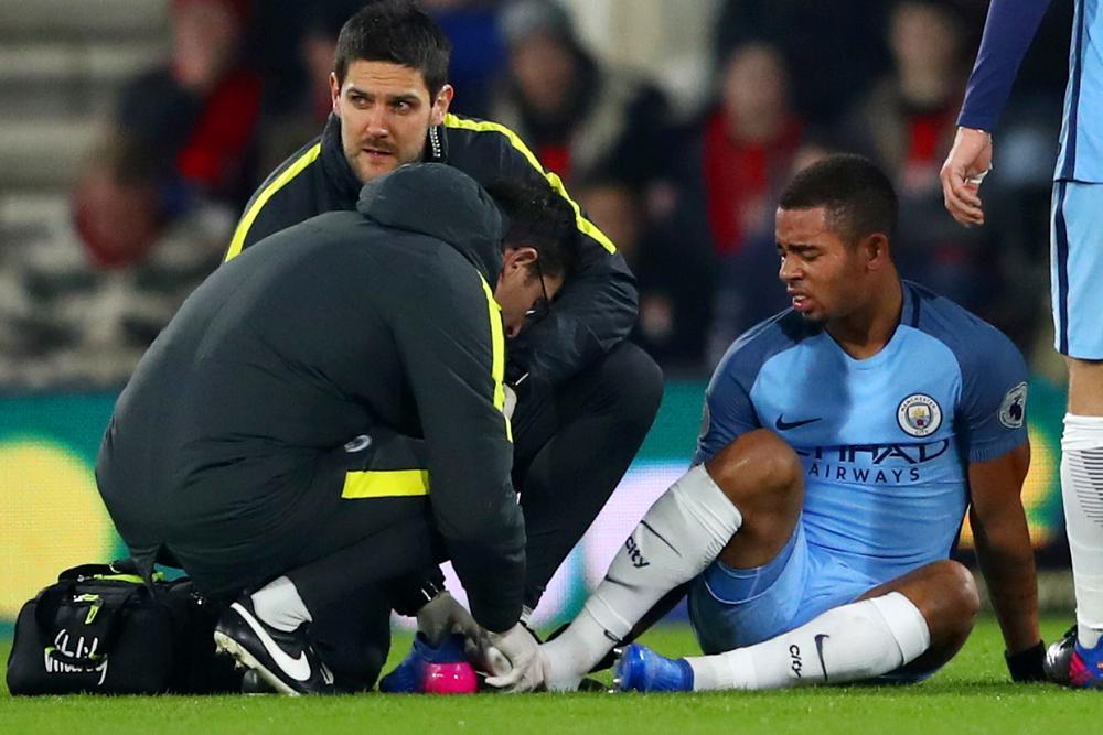 Gabriel Jesus se machuca – e Guardiola reza