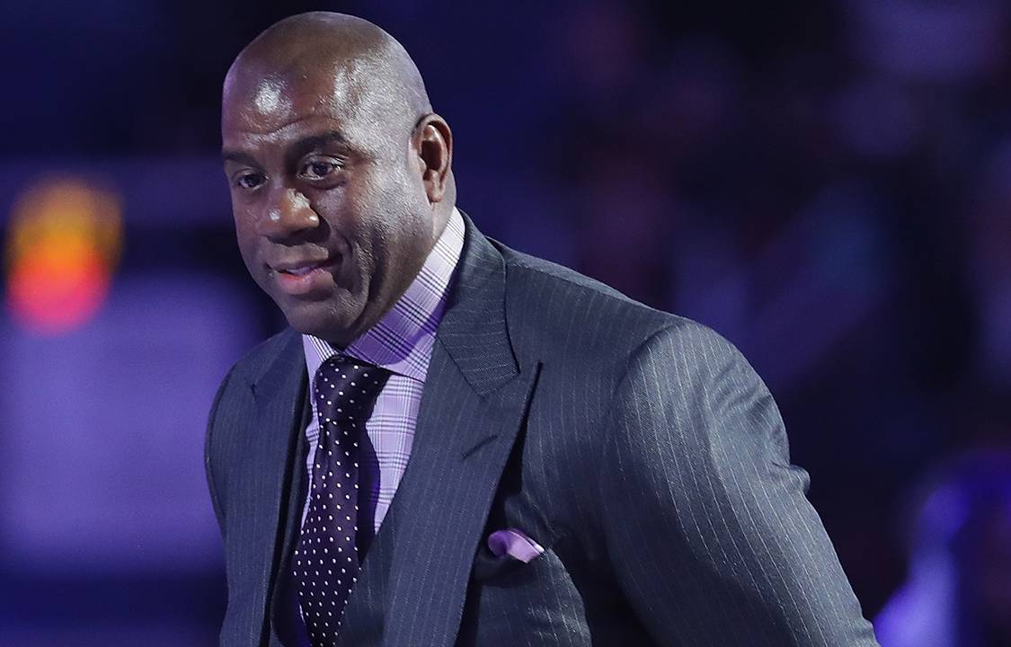 Earvin "Magic" Johnson é homenageado durante NBA All-Star Game em Nova Orleans, Louisiana