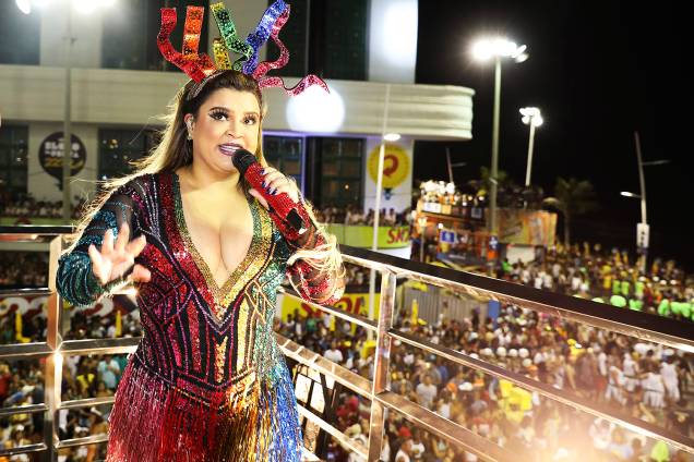 Preta Gil arrasta multidão no circuito Barra-Ondina em Salvador - 24/02/2017 Preta Gil arrasta multidão no circuito Barra-Ondina em Salvador - 24/02/2017