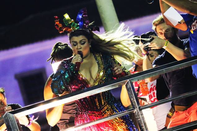 Preta Gil arrasta multidão no circuito Barra-Ondina em Salvador - 24/02/2017 Preta Gil arrasta multidão no circuito Barra-Ondina em Salvador - 24/02/2017
