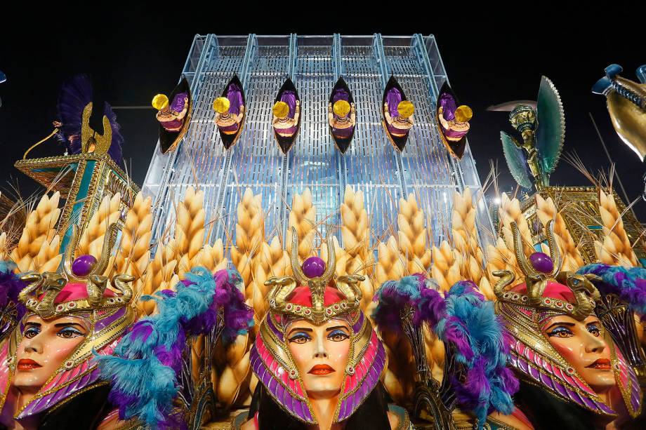 Portela é a quinta escola a desfilar na segunda noite do Carnaval carioca  - 28/02/2017