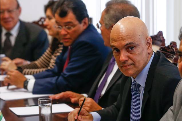 Alexandre de Moraes, licenciado do cargo de ministro da Justiça, participa de reunião da bancada do PMDB no Senado Federal, em Brasília (DF) - 14/02/2017 Alexandre de Moraes, licenciado do cargo de ministro da Justiça, participa de reunião da bancada do PMDB no Senado Federal, em Brasília (DF) - 14/02/2017