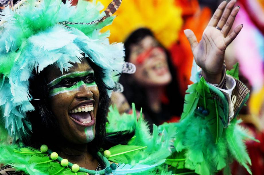 Com o enredo 'A virgem dos lábios de mel - Iracema', a escola de samba Beija-Flor de Nilópolis desfila no Sambódromo da Marquês de Sapucaí, no Rio de Janeiro (RJ) - 27/02/2017