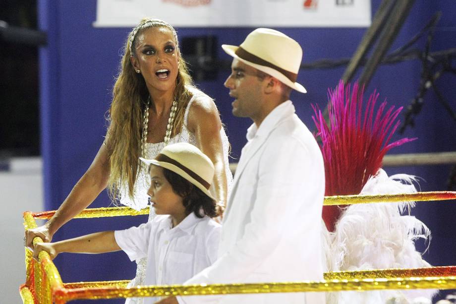 Com o enredo ' Ivete do rio ao Rio', a escola de samba Acadêmicos do Grande Rio desfila no Sambódromo da Marquês de Sapucaí, no Rio de Janeiro (RJ) - 26/02/2017