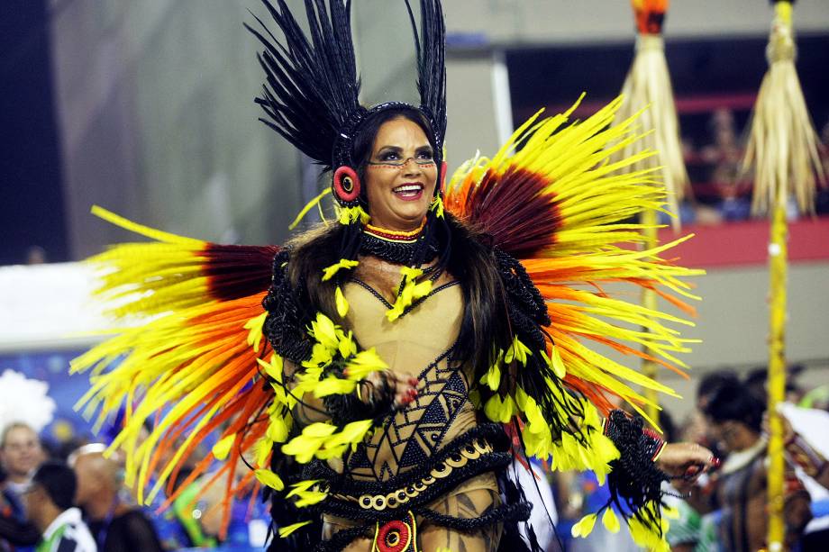 A musa da Imperatriz Leopoldinense, Luiza Brunet, durante a primeira noite do desfile das escolas de samba do Grupo Especial carioca - 27/02/2017