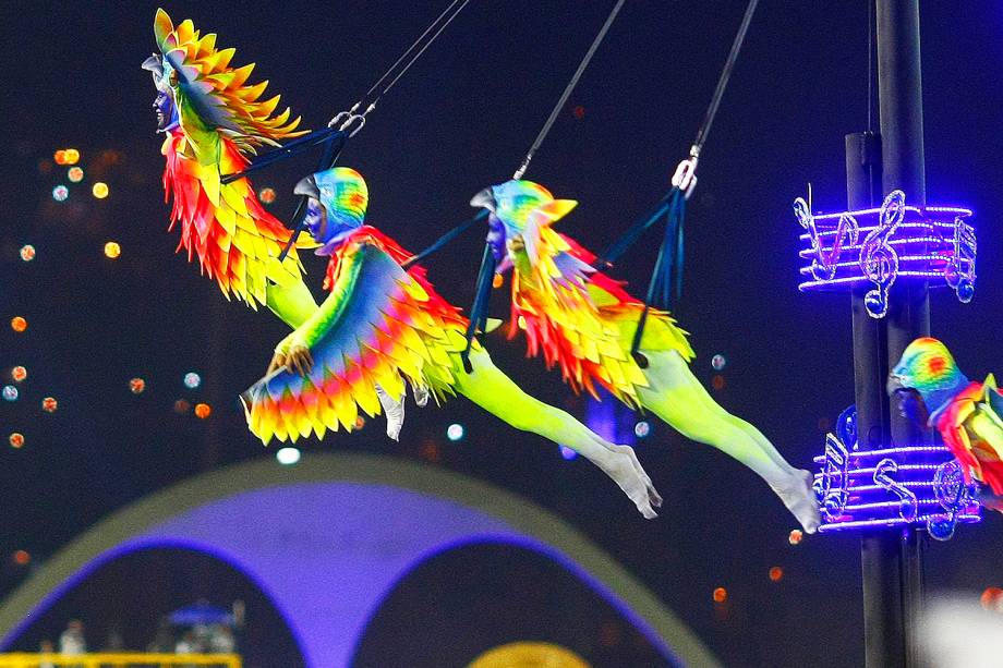 Portela é a quinta escola a desfilar na segunda noite do Carnaval carioca  - 28/02/2017