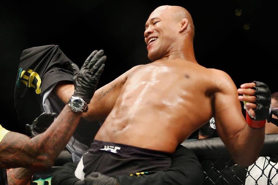 Jacaré finaliza Boetsch com Kimura no primeiro round do UFC 208 - 12/02/2017 Jacaré finaliza Boetsch com Kimura no primeiro round do UFC 208 - 12/02/2017