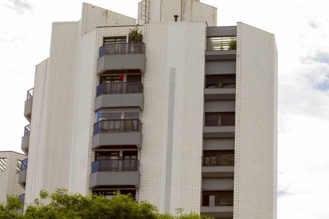 Sérgio Moro ordena sequestro de apartamento que seria de Lula Sérgio Moro ordena sequestro de apartamento que seria de Lula
