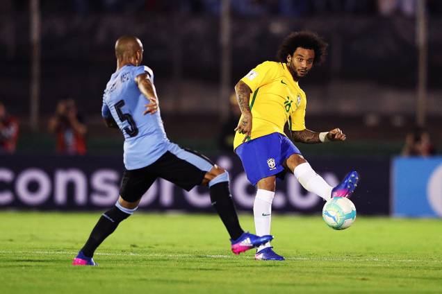 Marcelo durante o jogo do Brasil contra o Uruguai pelas eliminatórias para a Copa da Russia de 2018, no Estádio Centenário em Montevidéu Marcelo durante o jogo do Brasil contra o Uruguai pelas eliminatórias para a Copa da Russia de 2018, no Estádio Centenário em Montevidéu