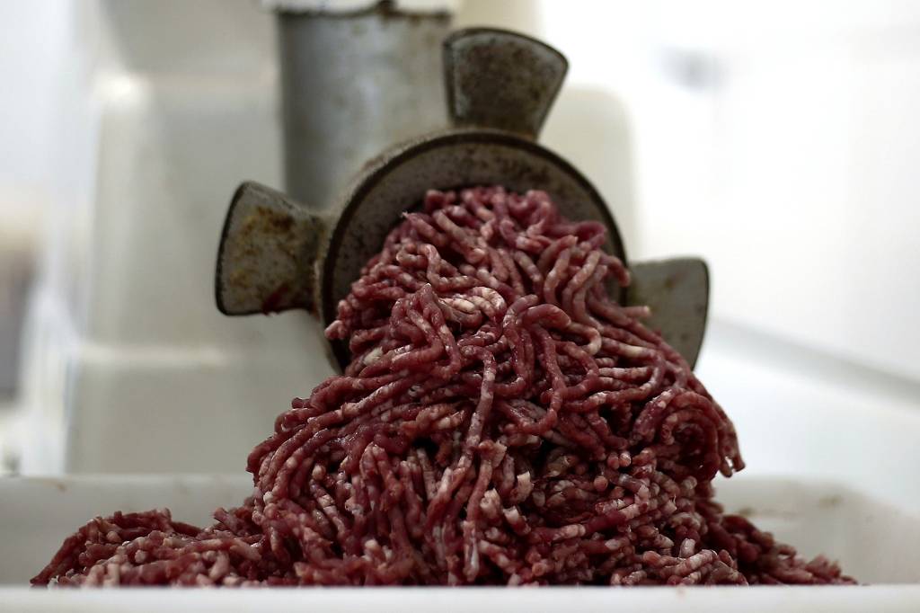 JBS faz recall de 3.000 t de carne por suspeita de salmonela nos EUA