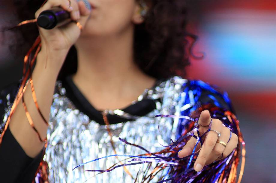 A cantora Céu durante o segundo dia do Festival Lollapalooza 2017 no autódromo de Interlagos, em São Paulo