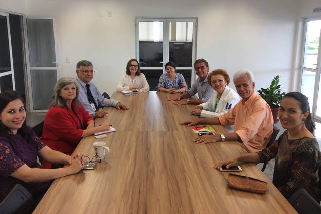 <span>Parte da equipe de pesquisa composta por 65 membros (da esquerda para direita, os pesquisadores Andréa Pontes, Mônica Mathor, Odorico Moraes, Elisabete Moraes, Ana Paula Negreiros, Marcelo Borges, Tereza Bandeira, Edmar Maciel e Lívia Barreto).</span> <span>Parte da equipe de pesquisa composta por 65 membros (da esquerda para direita, os pesquisadores Andréa Pontes, Mônica Mathor, Odorico Moraes, Elisabete Moraes, Ana Paula Negreiros, Marcelo Borges, Tereza Bandeira, Edmar Maciel e Lívia Barreto).</span>