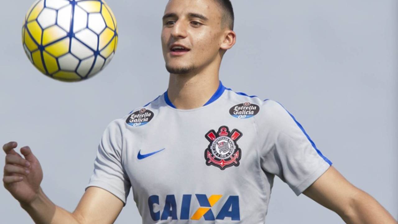 O volante Guilherme Mantuan do Corinthians