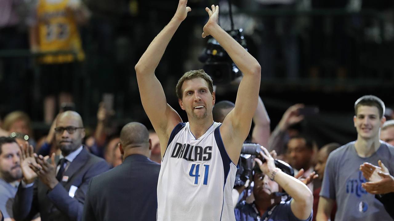 Dirk Nowitzki chega a marca de 30 mil pontos na carreira