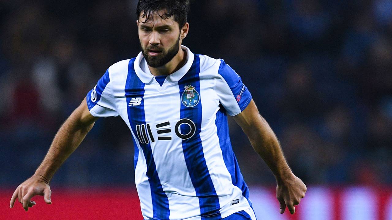 O zagueiro Felipe do Porto
