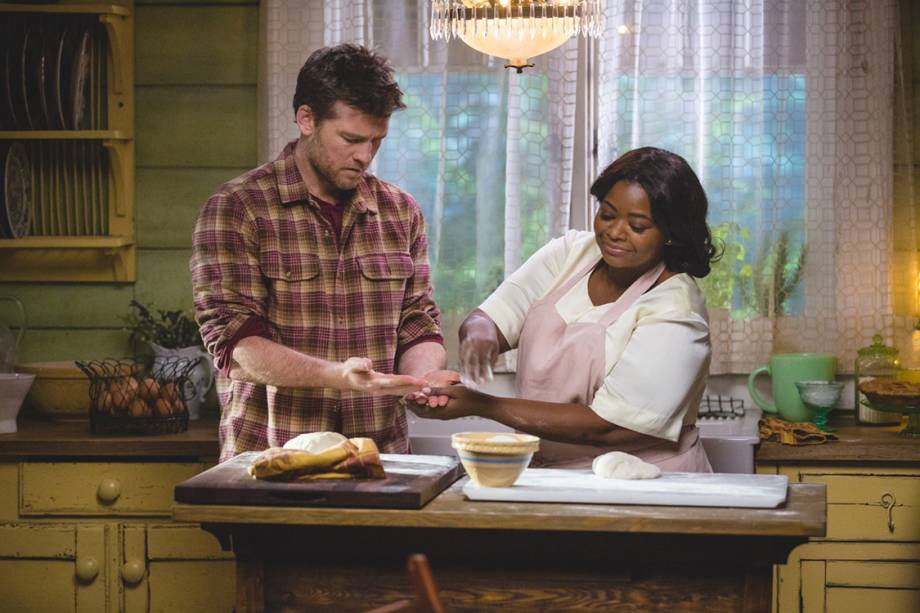 Sam Worthington e Octavia Spencer em "A Cabana"