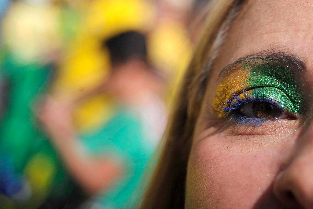 Na Avenida Paulista, manifesta&ccedil;&atilde;o organizada pelos movimentos sociais MBL (Movimento Brasil Livre) e "Vem Pra Rua", que tamb&eacute;m aconteceu em outras cidades do Brasil