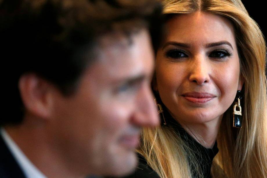 Ivanka Trump encara Premiê canadense, Justin Trudeau, durante discurco de Donald Trump na Casa Branca, em Washington